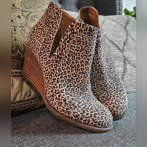 Lucky Brand zip booties size 6m- cheetah print - Picture 3 of 8